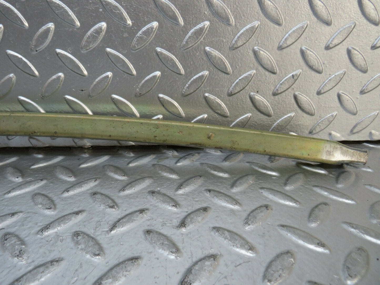 23350 Mercedes-Benz W116 350SE Front Left Door Front Window Channel