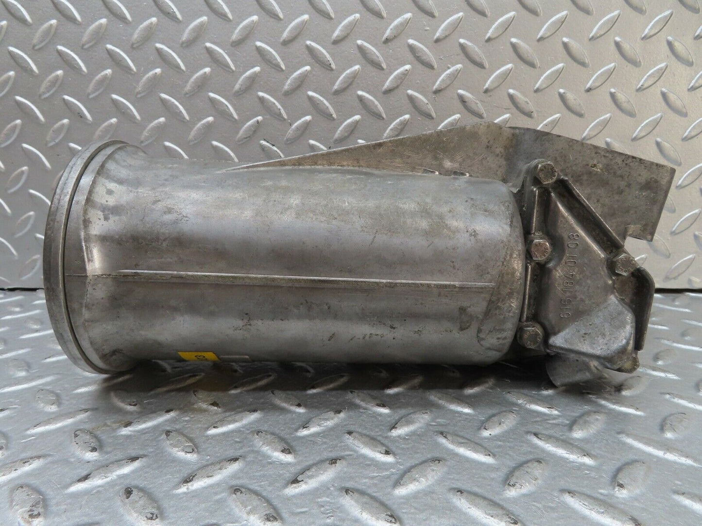 19134 Mercedes-Benz W123 300D Oil Filter Housing 6151800011