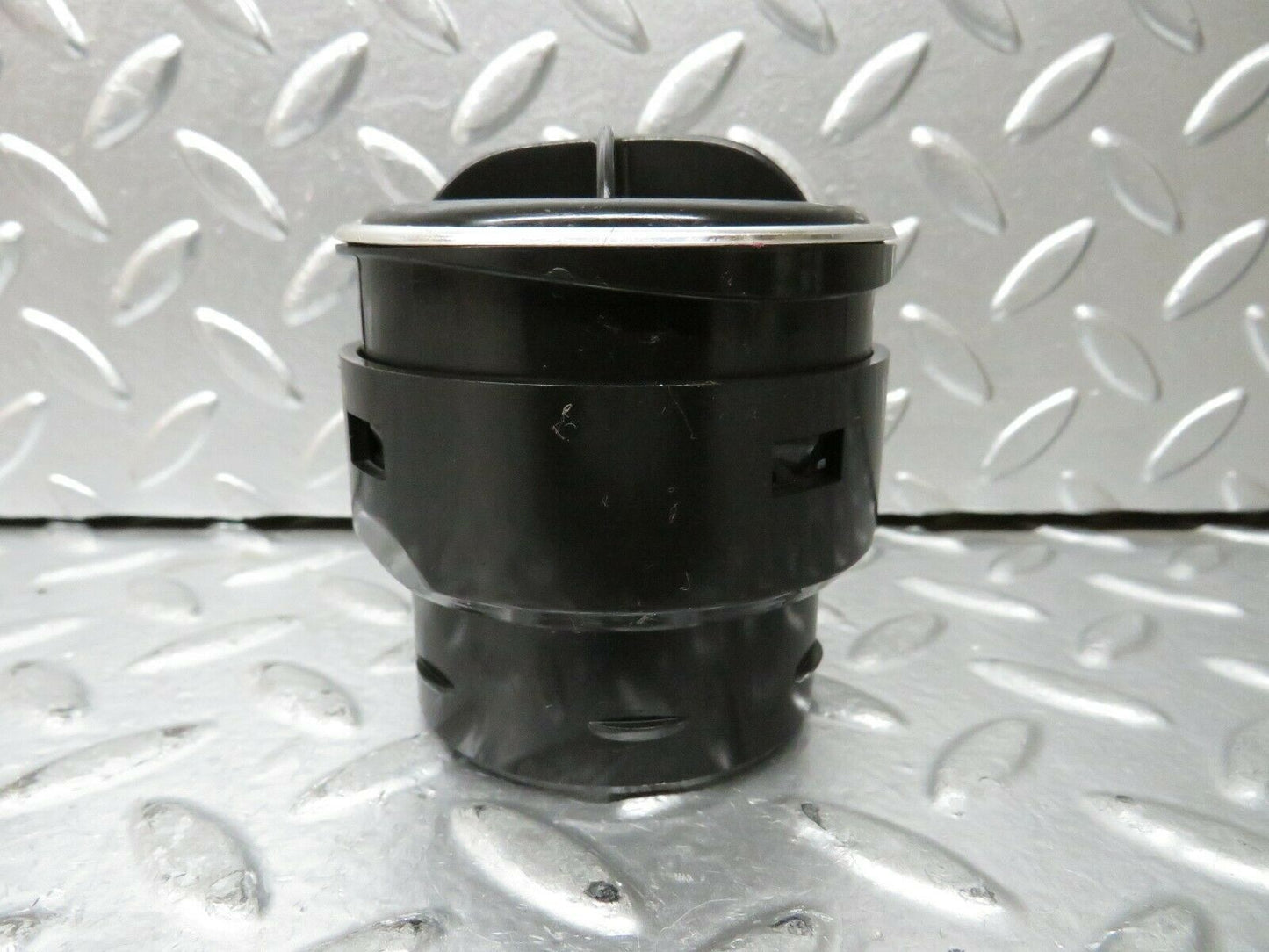 23775 Mercedes-Benz C107 450SLC Coupe Dashboard Air Vent