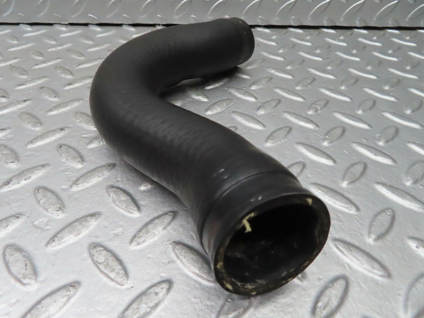 21132 Mercedes-Benz W123 230E Radiator Hose Pipe 1235012382 1235012582