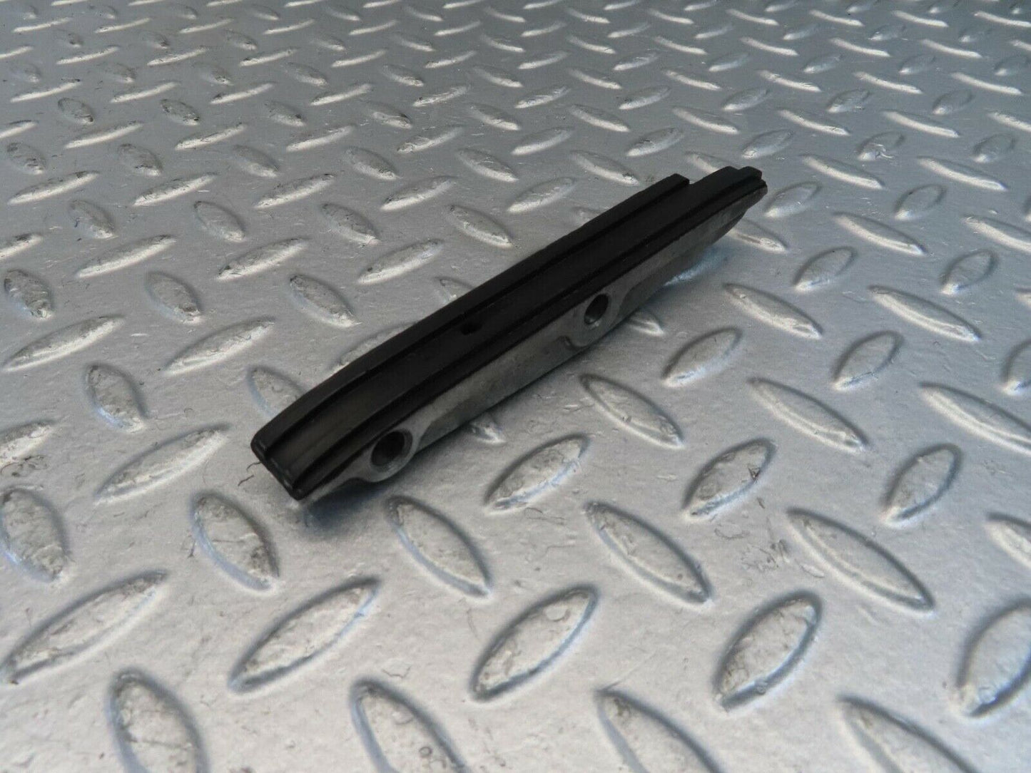 10987 Mercedes-Benz W115 220D Timing Chain Guide Rail 6150500016
