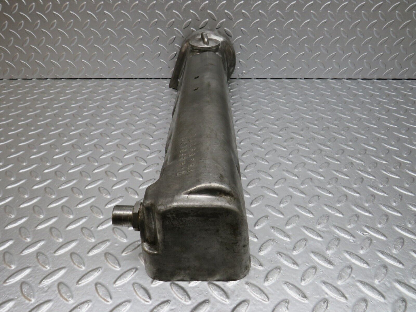 32749 Mercedes-Benz C107 R107 350 V8 Cylinder Head Valve Cover Right Side 1160161905