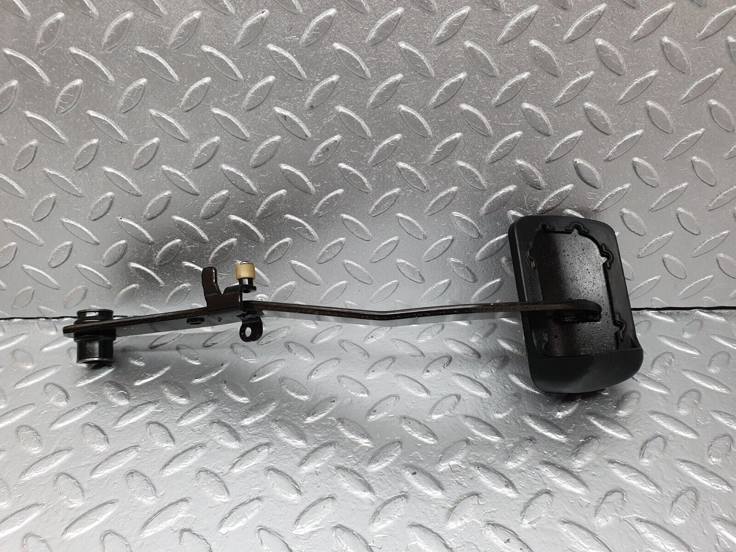 42201 Mercedes-Benz R129 320SL Coupe Brake Pedal With Rubber 1232910082
