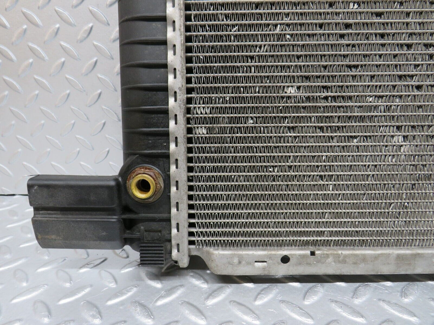 38601 Mercedes-Benz R129 280SL Coupe Engine Coolant Radiator Behr