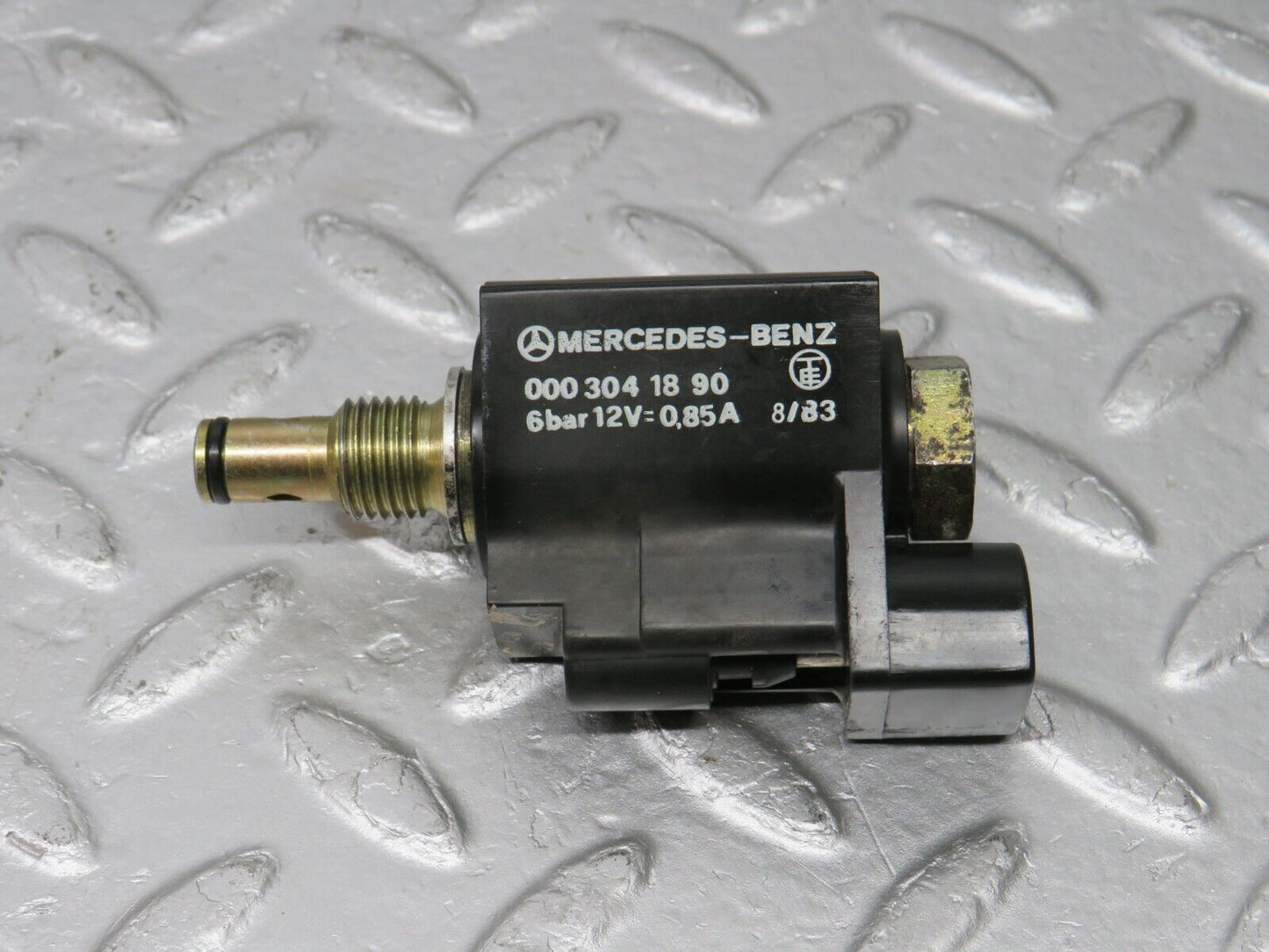 39321 Mercedes-Benz R107 500SL Automatic Gearbox Solenoid 0003041890