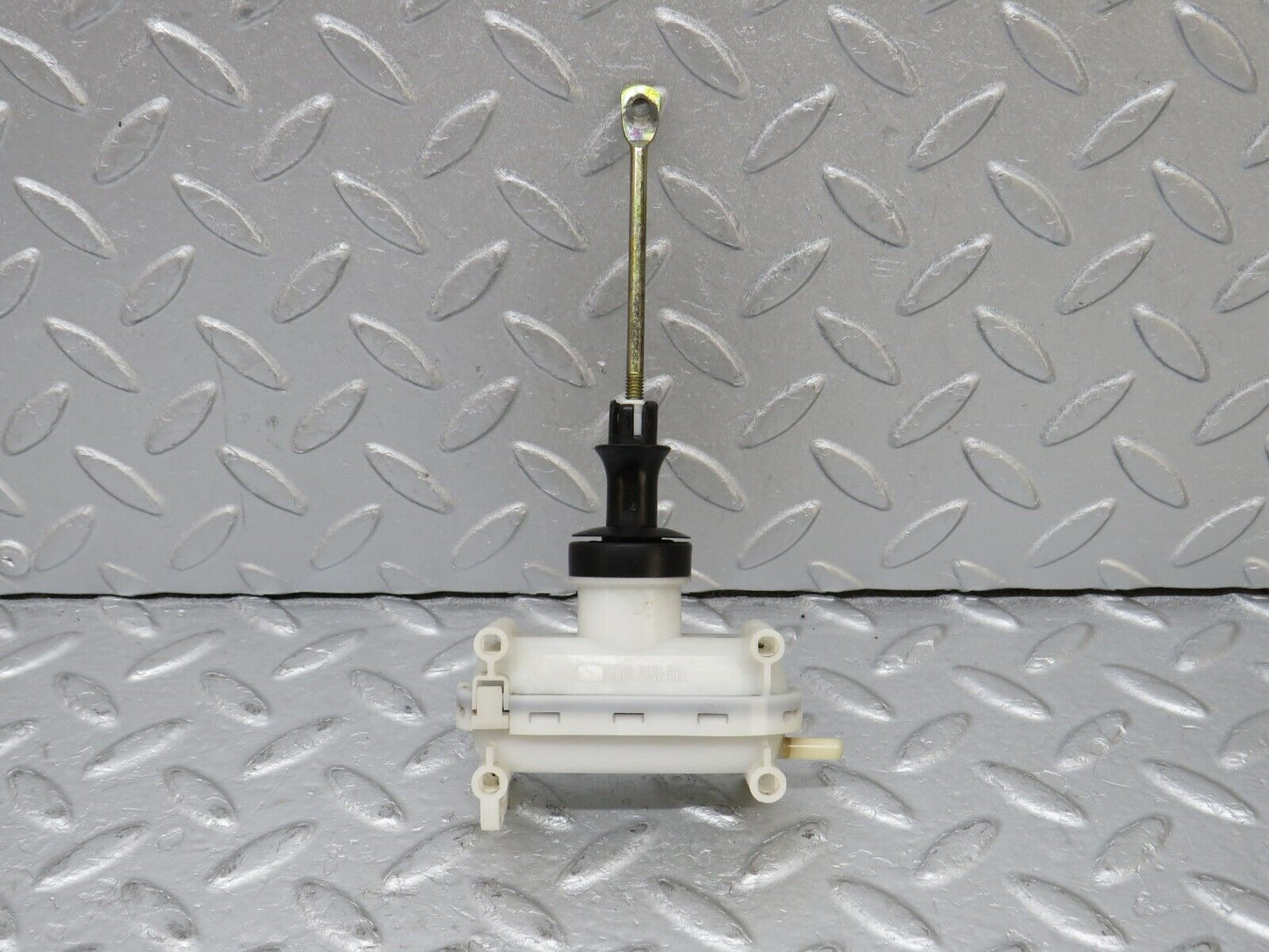 36633 Mercedes-Benz W201 190E 2.0L Rear Left Door Lock Vacuum Actuator