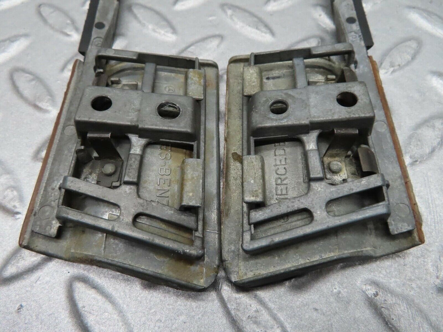 12013 Mercedes-Benz R129 300SL Coupe Door Lock Handle Left And Right Side