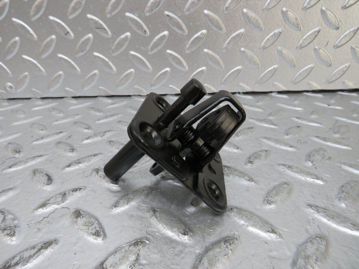 26120 Mercedes-Benz W116 450SE Bonnet Lock Catch