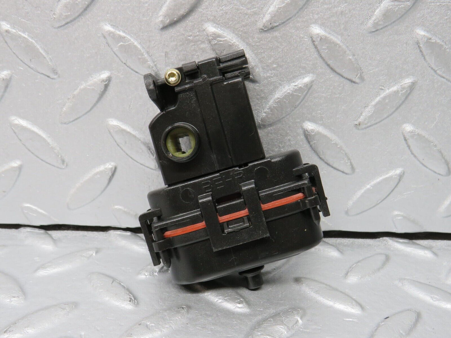38599 Mercedes-Benz R129 280SL Coupe Heater Box Vacuum Actuator
