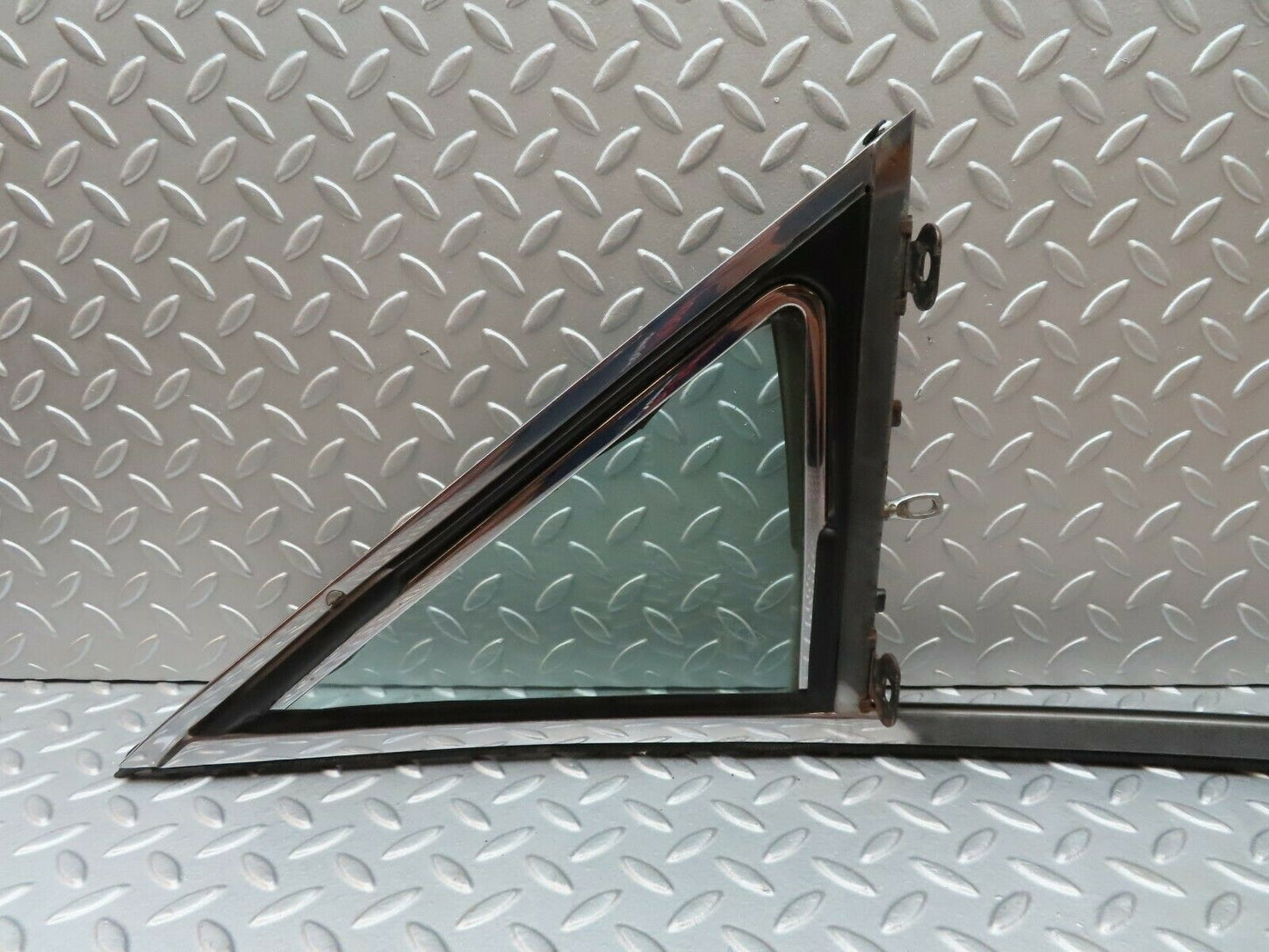 4600 Mercedes-Benz W114 280CE Coupe Front Left Quarter Window Glass