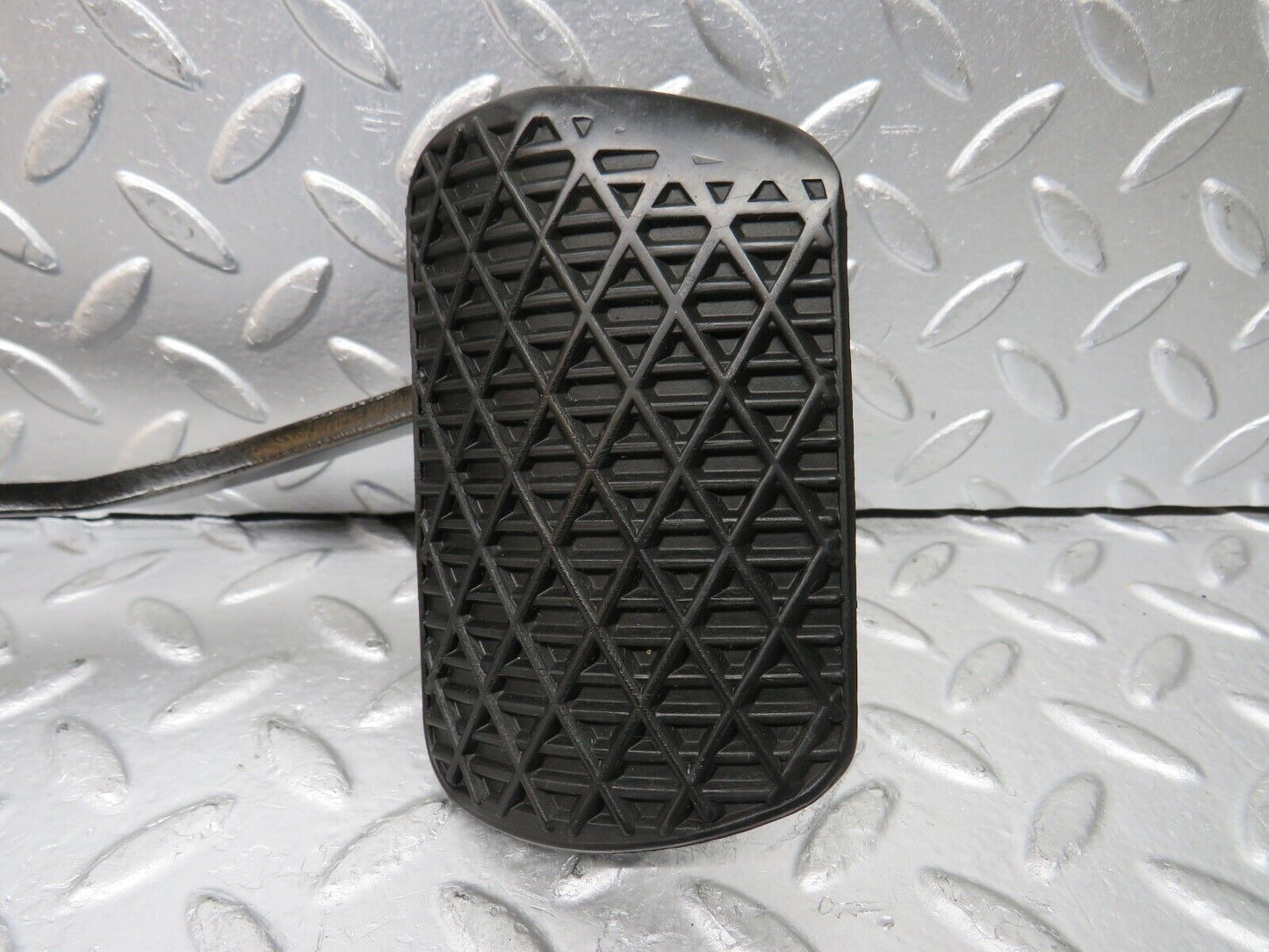 29808 Mercedes-Benz W123 230E Brake Pedal With Rubber 1232910082