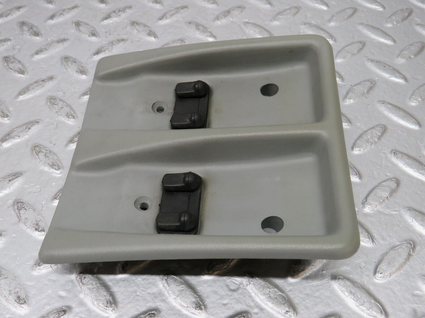 32722 Mercedes-Benz S124 300TE Wagon Seat Belt Buckle Holder 1246840418