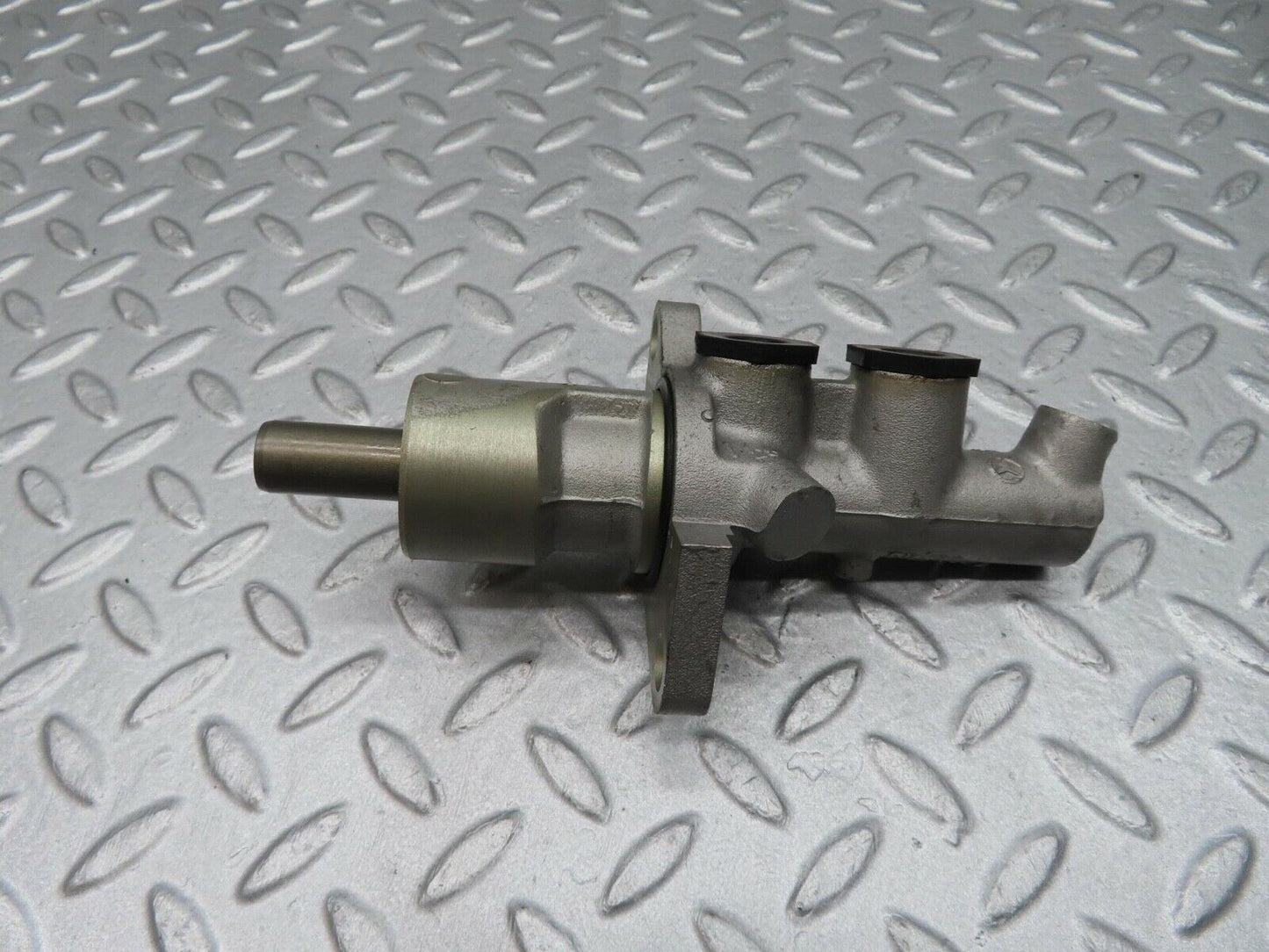 11981 Mercedes-Benz R129 300SL Coupe Brake Master Cylinder