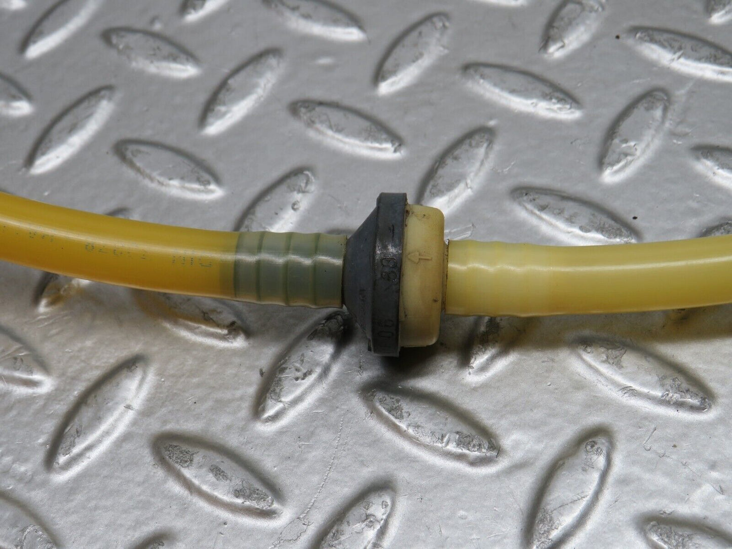 28116 Mercedes-Benz W123 280E Brake Servo Vacuum Pipe