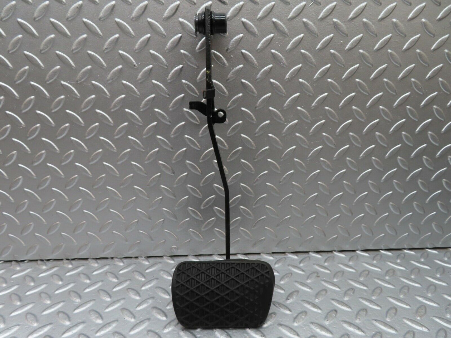 20063 Mercedes-Benz R129 300SL Coupe Brake Pedal With Rubber 1232910082