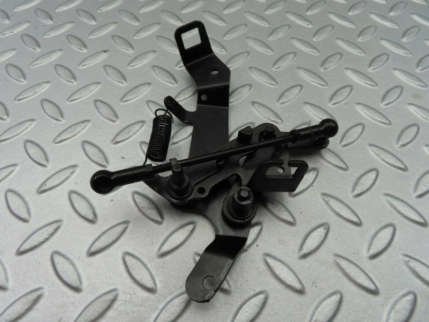 6919 Mercedes-Benz C107 350SLC Coupe Throttle Linkage