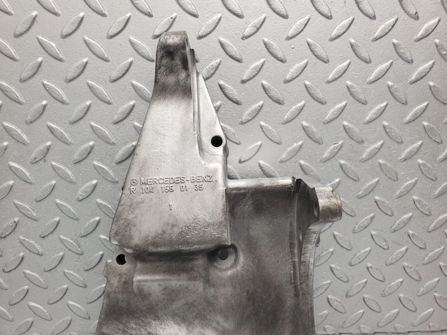 46161 Mercedes-Benz W124 280E Alternator Generator Bracket 1041550135