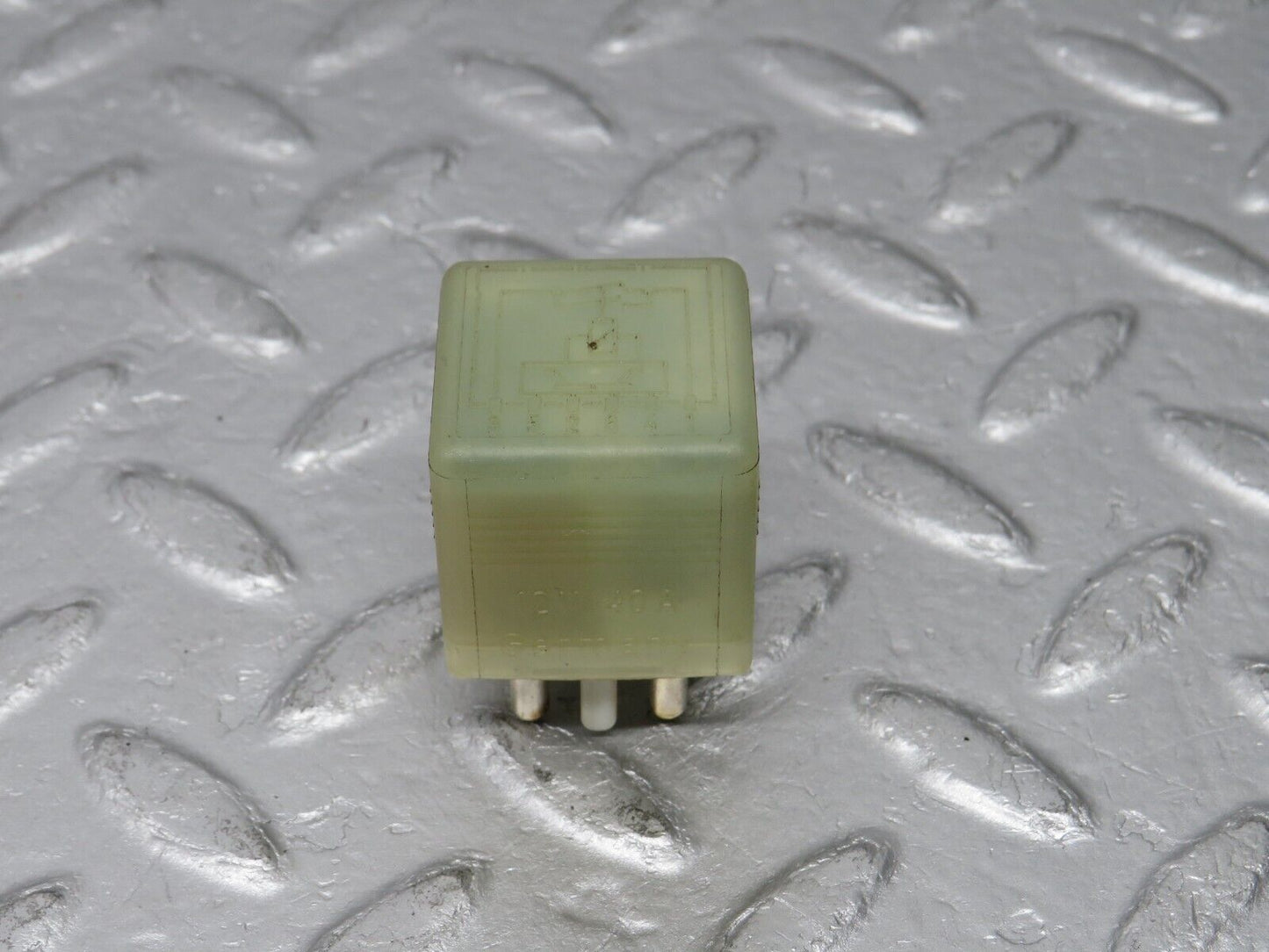 38537 Mercedes-Benz R129 280SL Coupe Door Window Control Relay 0015427819
