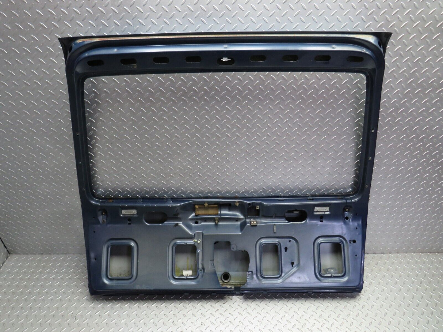 31417 Mercedes-Benz S124 220TE Wagon Tailgate Trunk Door & Handle Moulding Trim