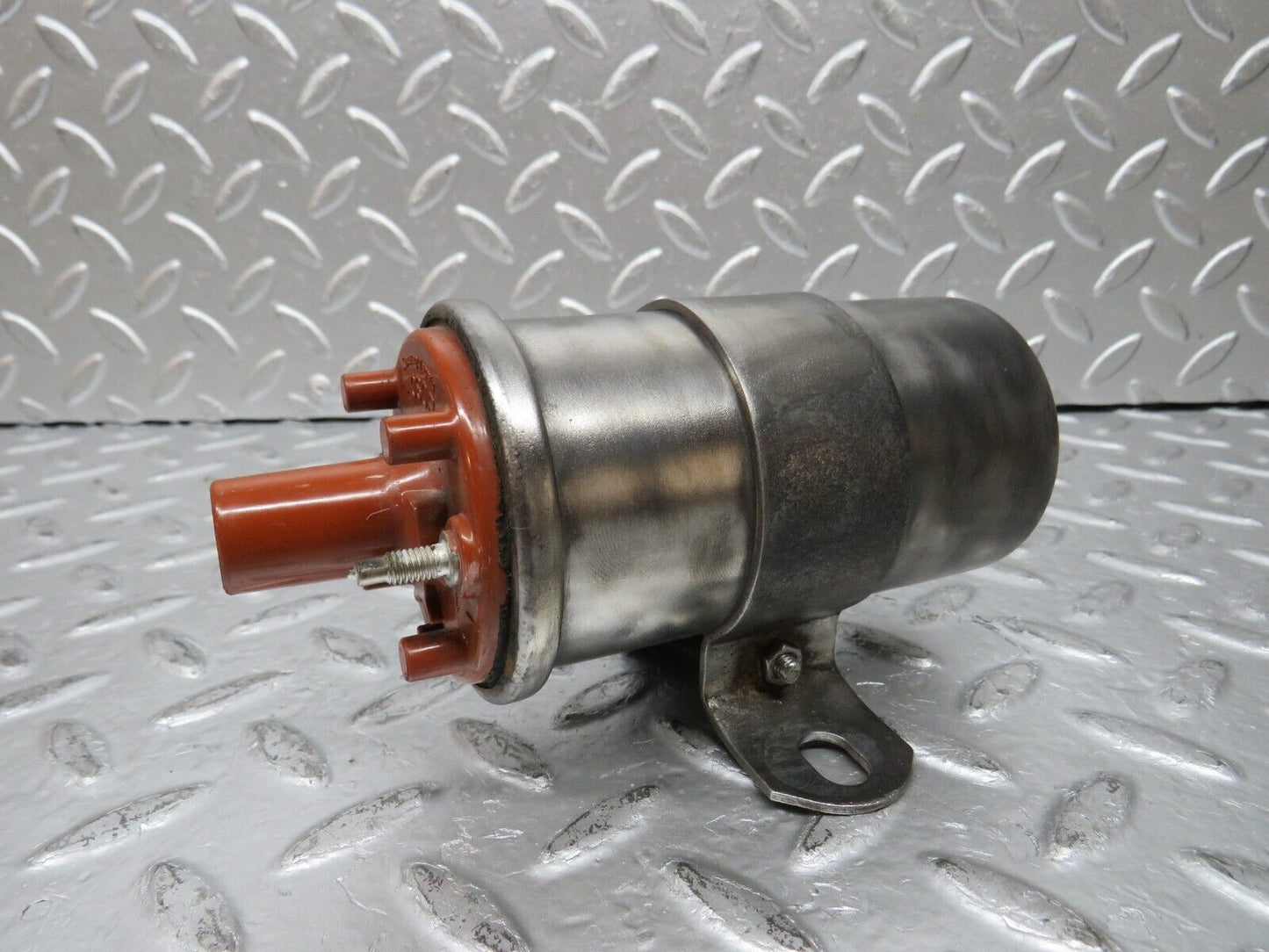 29730 Mercedes-Benz W123 230E Ignition Coil Bosch 0001584003 0221118307