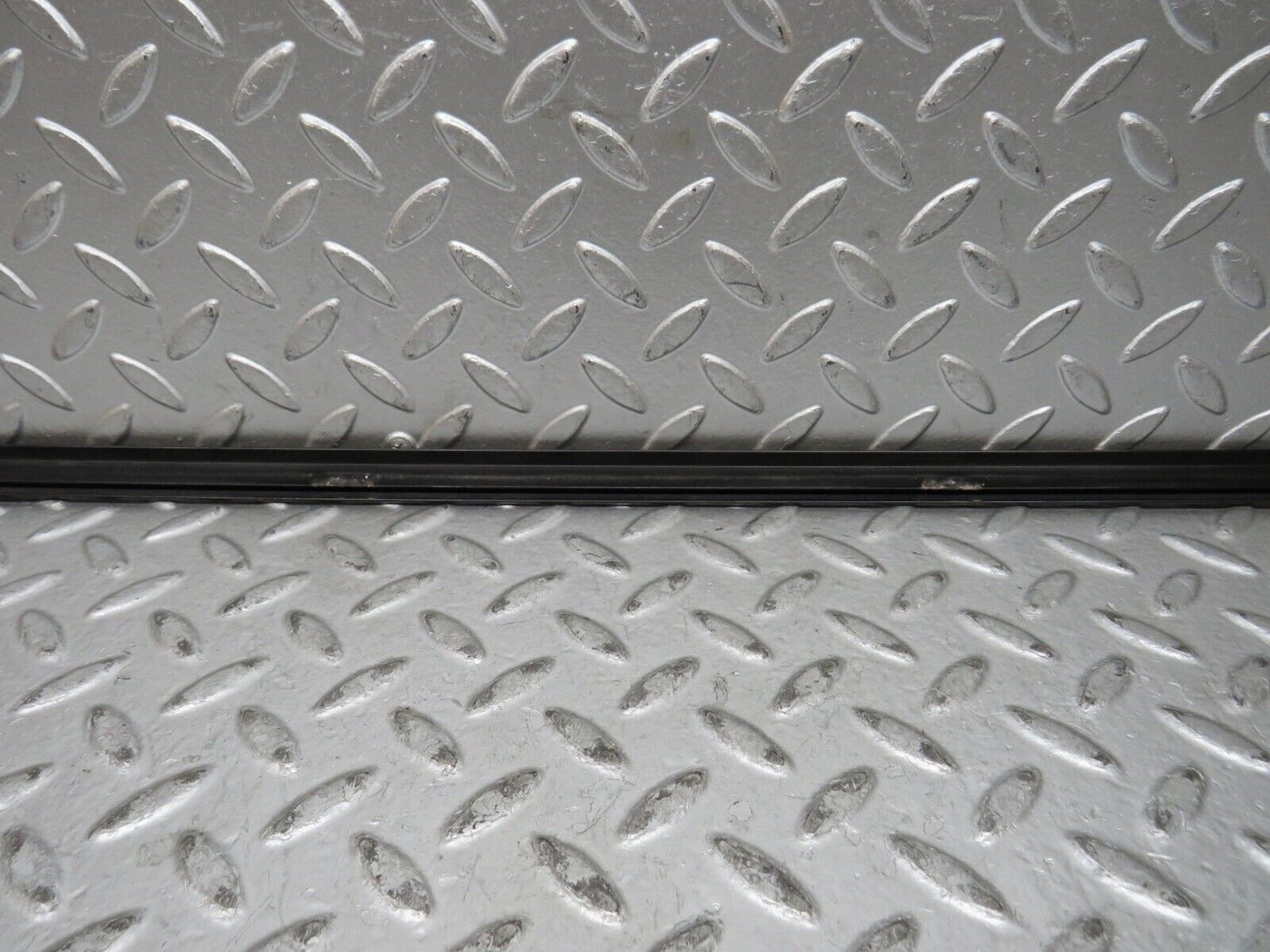 29000 Mercedes-Benz C124 320CE Coupe Front Left Door Chrome Trim