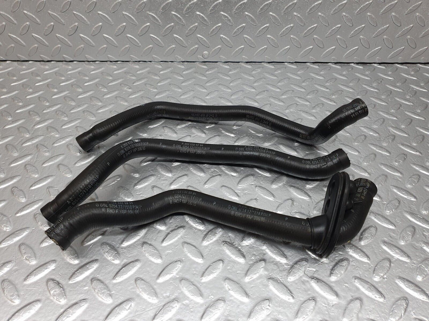 42067 Mercedes-Benz W202 C200 Heater Hose Pipe 2028325994 2028325894 2028325794