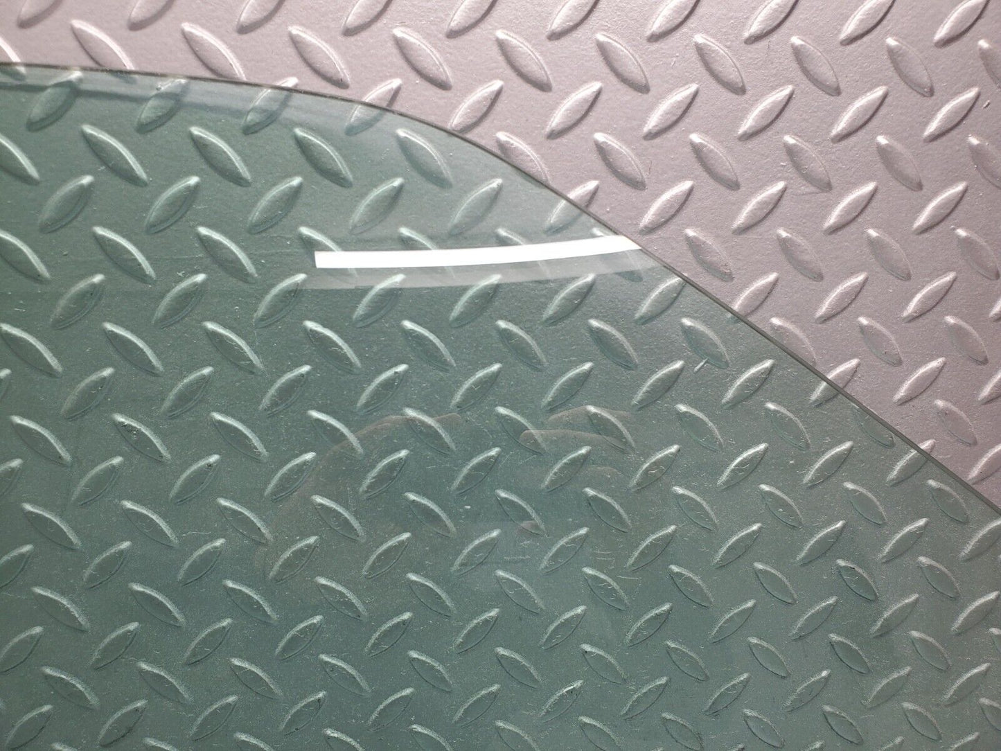 46246 Mercedes-Benz W124 280E Front Right Door Window Glass