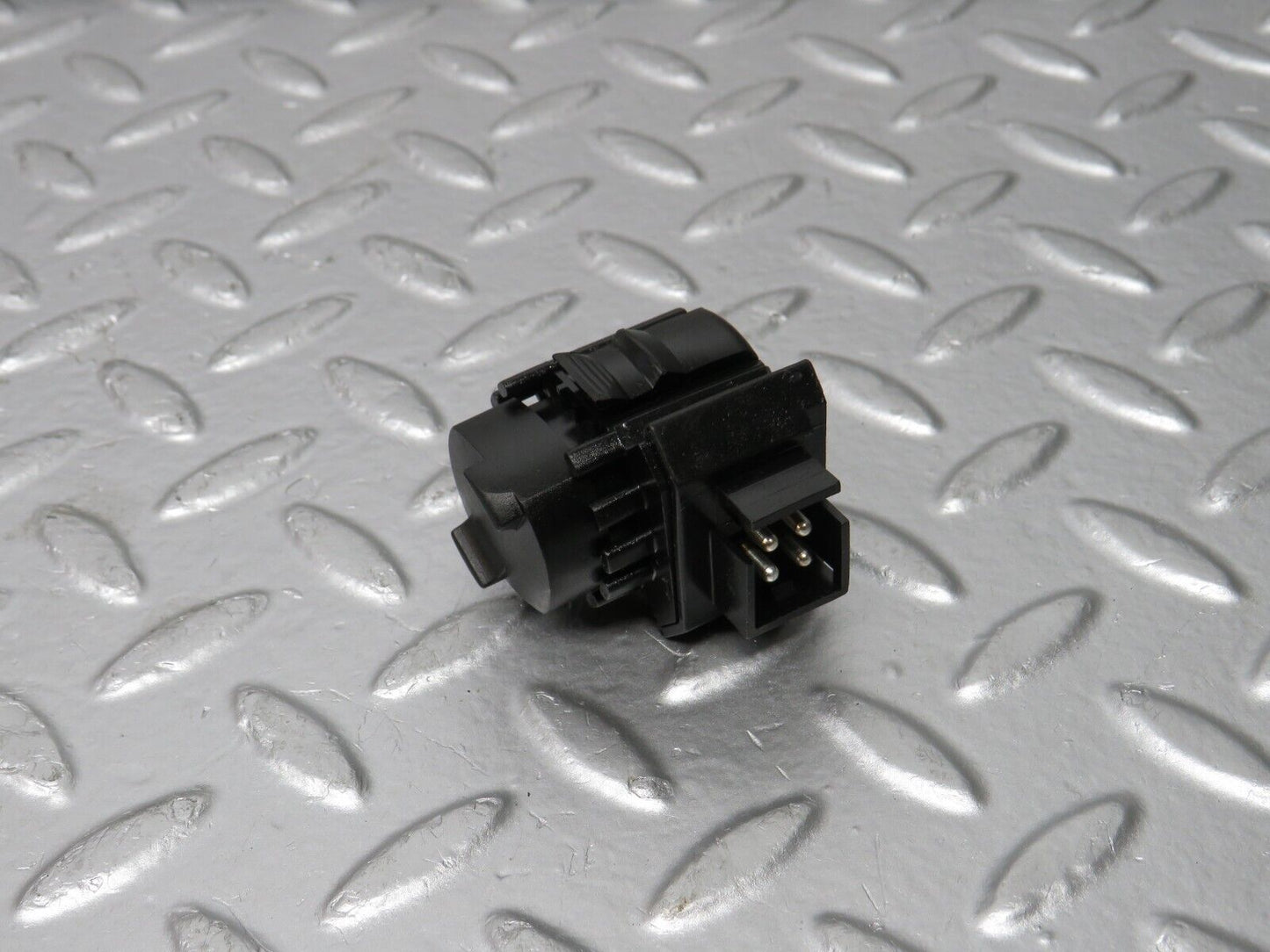 31612 Mercedes-Benz W201 190LE 1.8L Kick Down Switch 0025452214