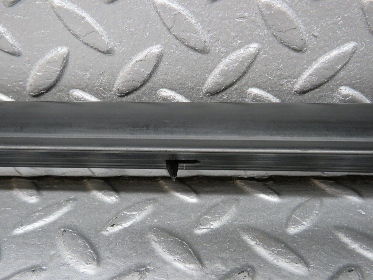 40209 Mercedes-Benz R107 Right Door Centre Moulding Trim