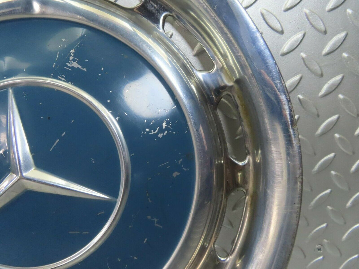 8397 Mercedes-Benz Vintage Wheel Trim Hub Cap 14