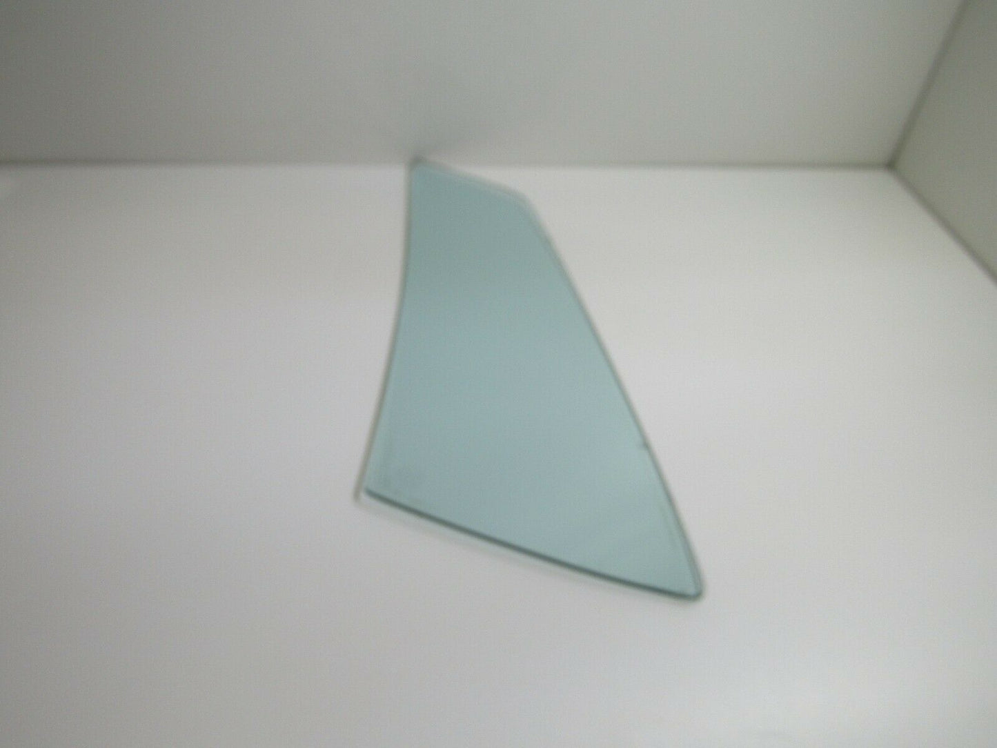 1136 Mercedes-Benz C107 350SLC Coupe Side Window Flap Right Rear