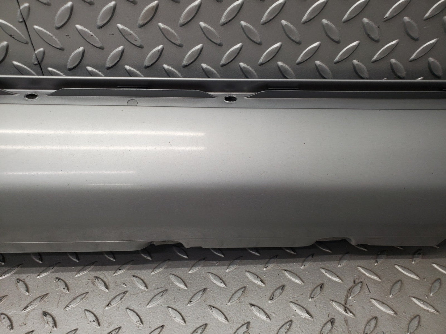 W124 Wagon side skirt right side used OEM