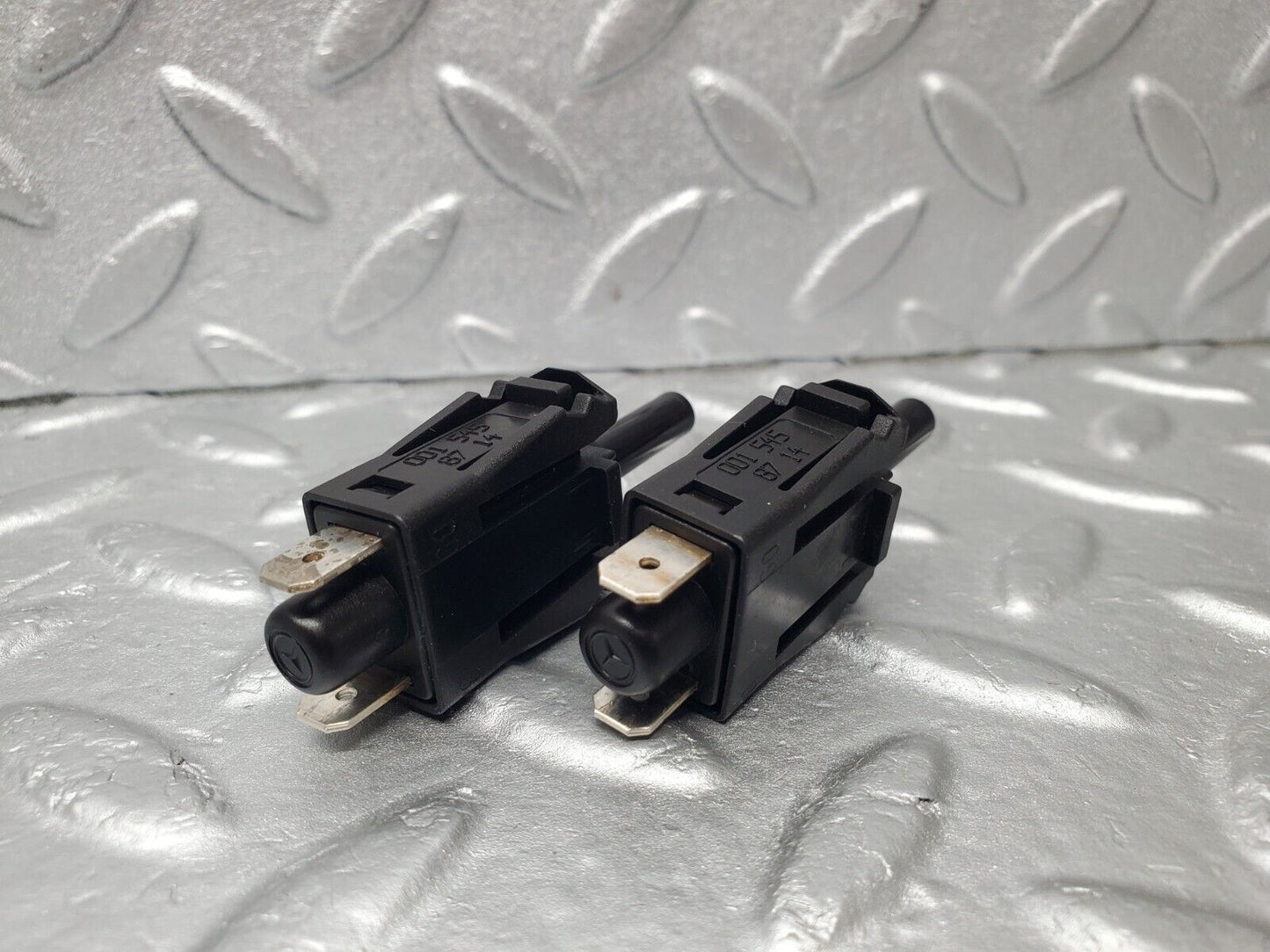 46981 Mercedes-Benz R129 320SL Coupe Door Contact Switch 2X 0015458714