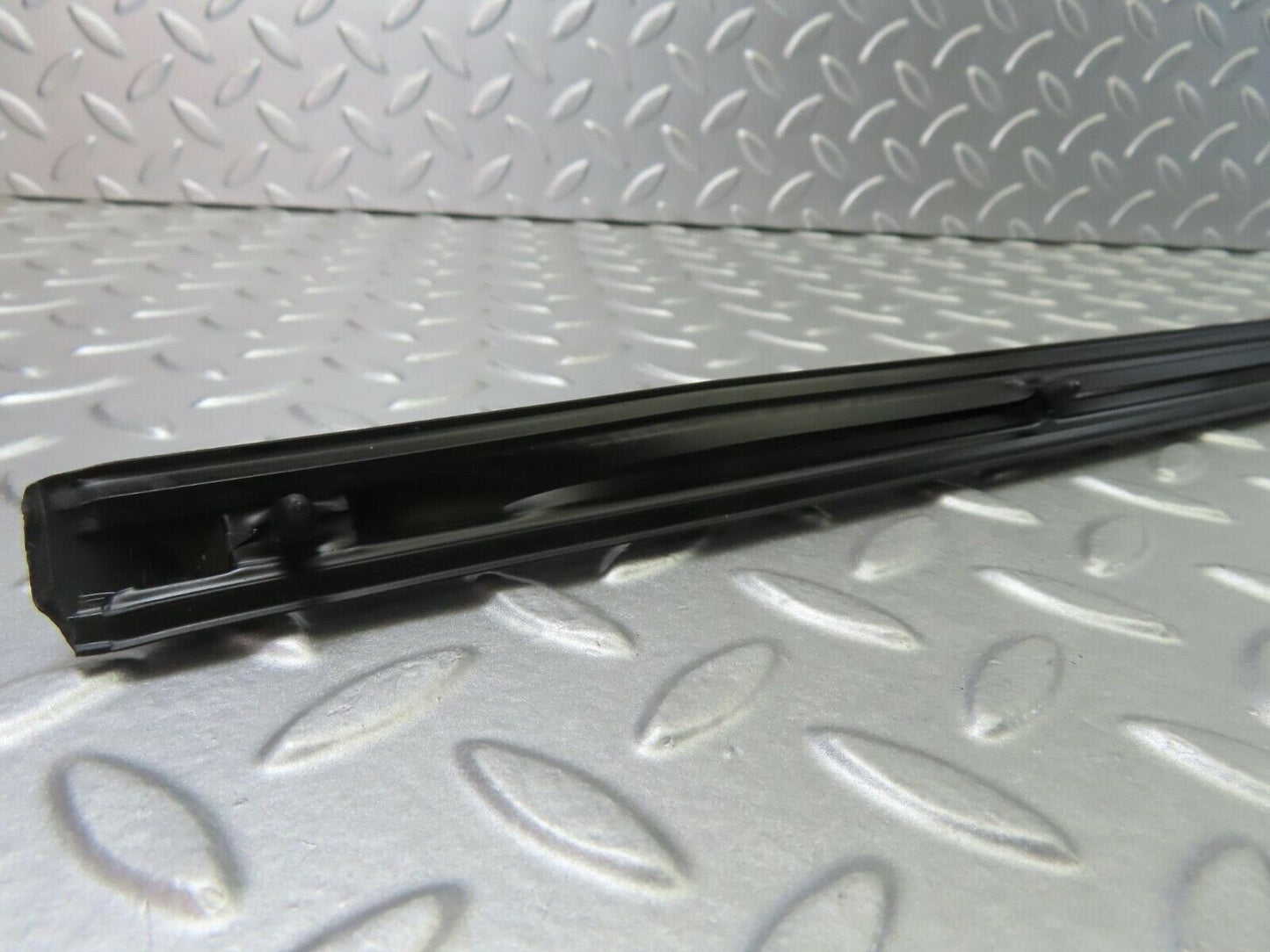 10251 Mercedes-Benz W123 Rear Left Door Centre Moulding Trim
