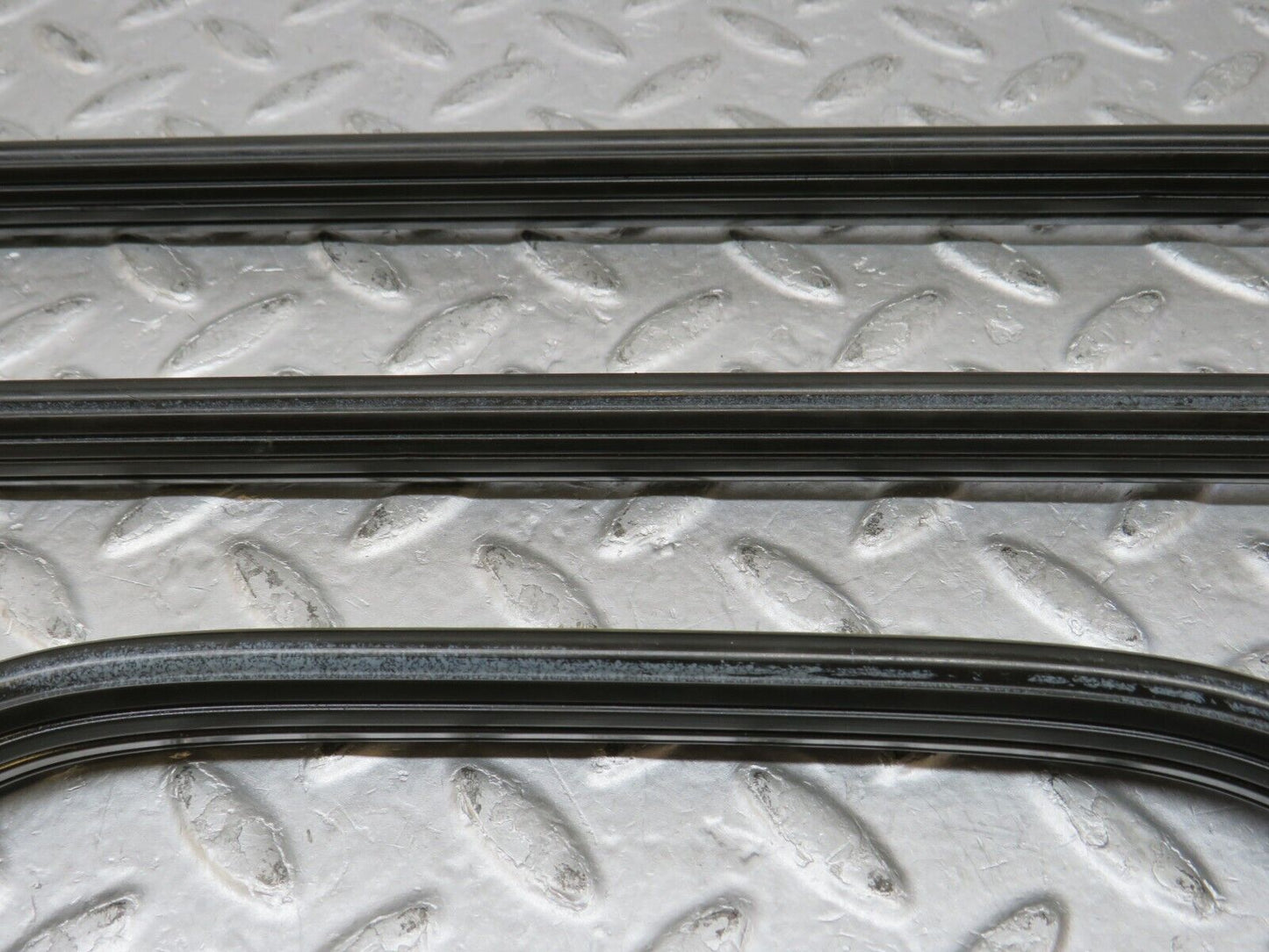 35721 Mercedes-Benz W108 Interior Roof Grab Handle Set Brown