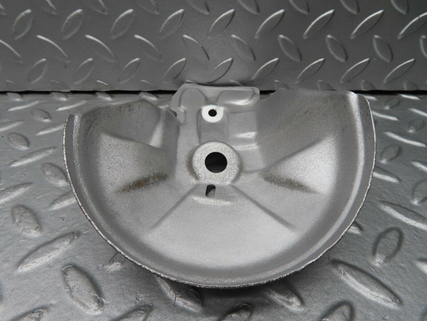 16514 Mercedes-Benz W124 260E Engine Mount Bracket Heat Shield