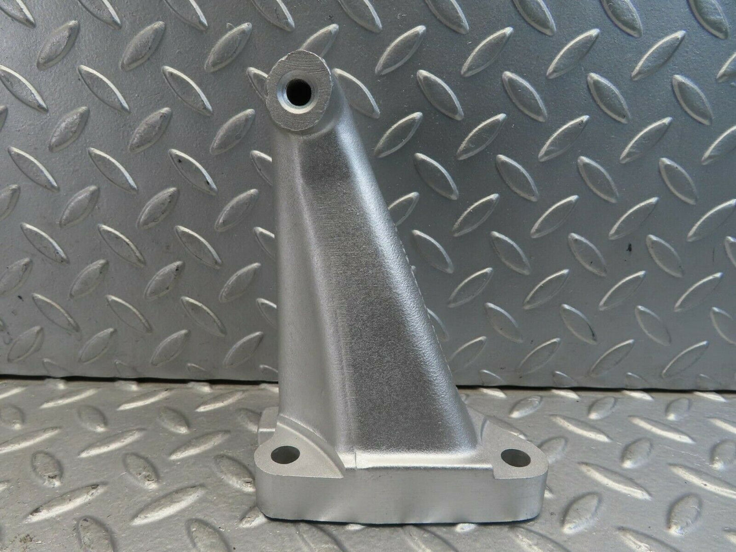 11473 Mercedes-Benz C123 230CE Coupe Engine Mount Bracket Right 1022230304