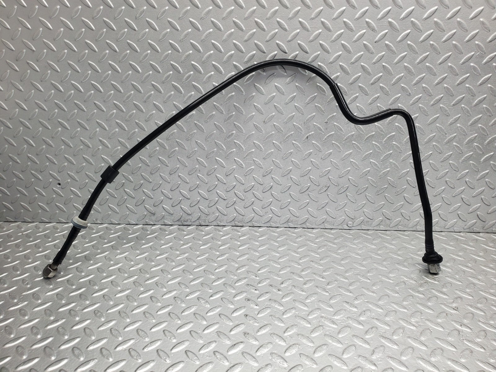 W124 Wagon brake servo vacuum pipe used OEM