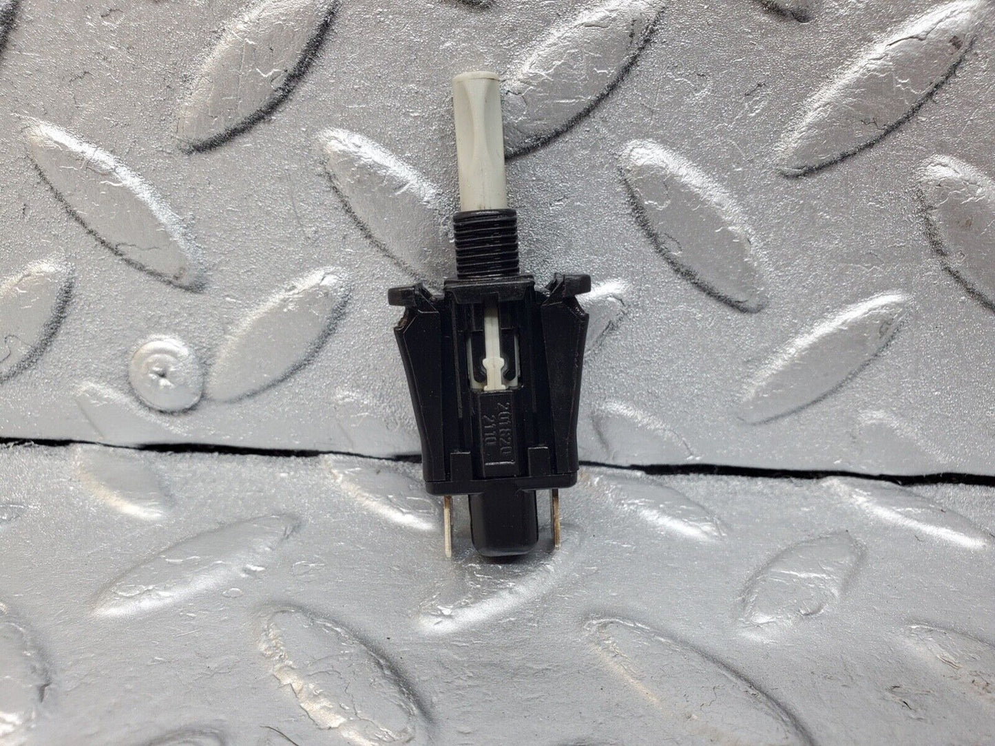 44653 Mercedes-Benz W124 220E Door Contact Switch 2018202110