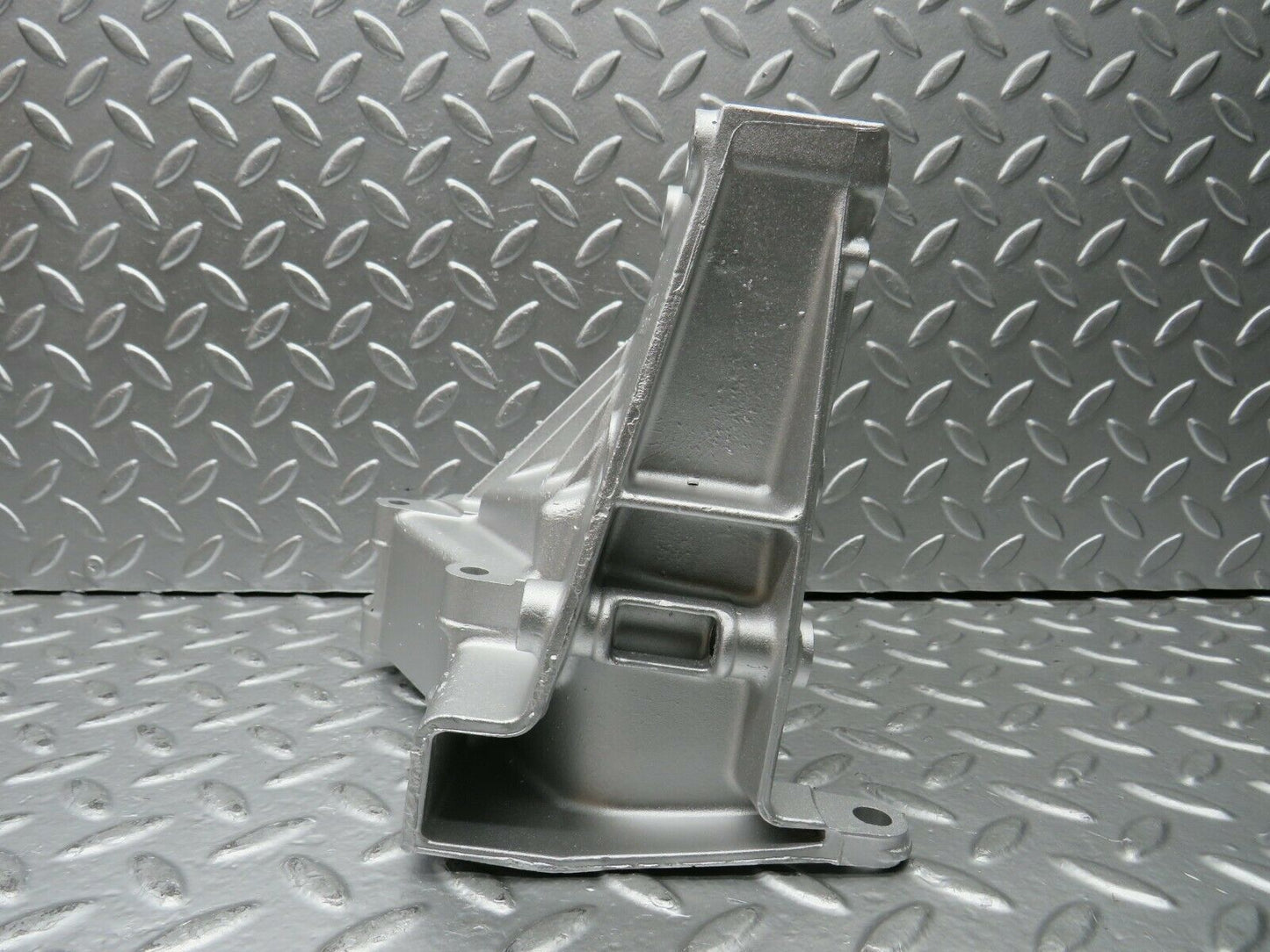 23114 Mercedes-Benz C123 230CE Coupe Power Steering Pump Bracket 1022361030