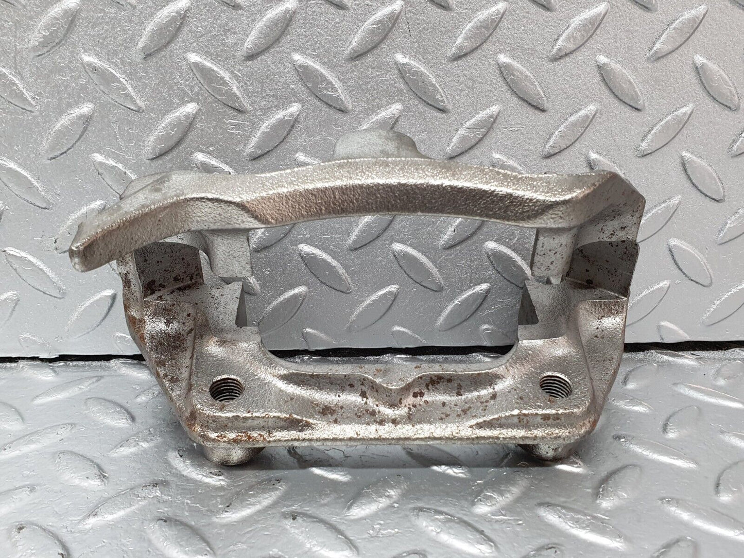 41902 Mercedes-Benz W202 C200 Front Left Brake Caliper Bracket Lucas