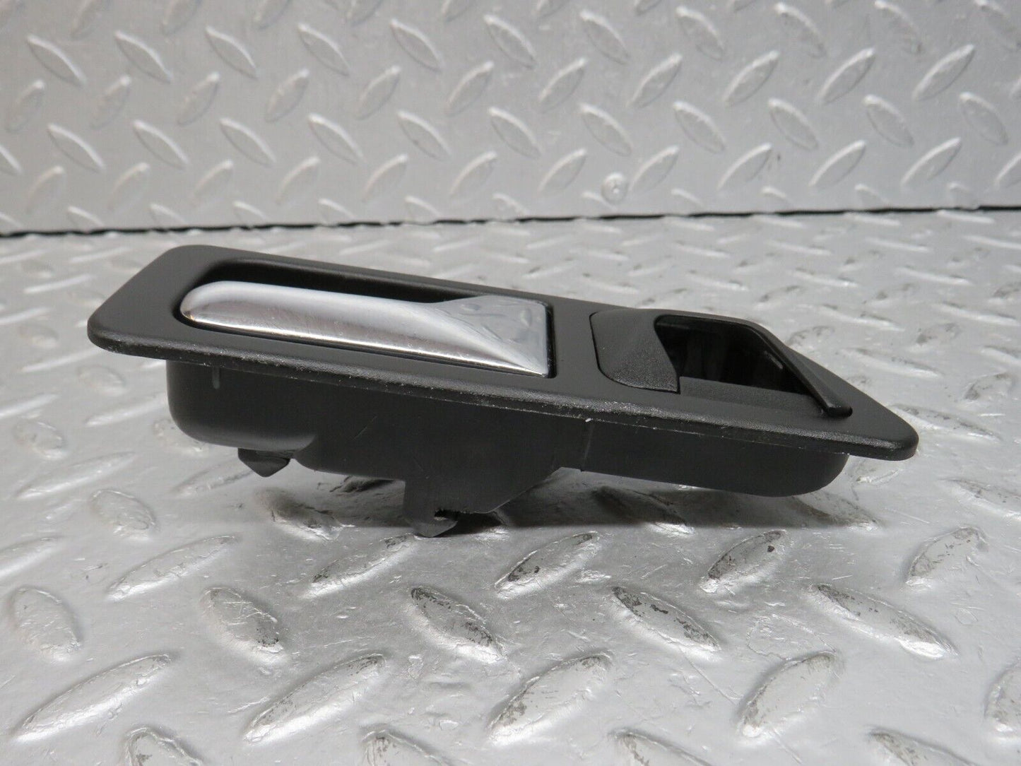 38723 Mercedes-Benz W201 190E 2.6L Rear Right Interior Door Handle 2017660264