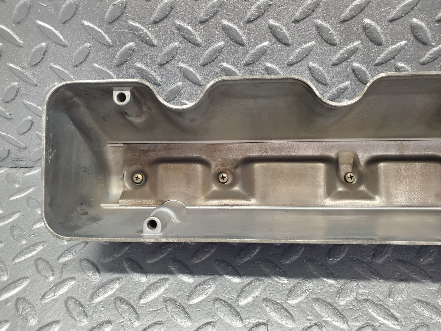 W126 Coupe cylinder head valve cover left used OEM