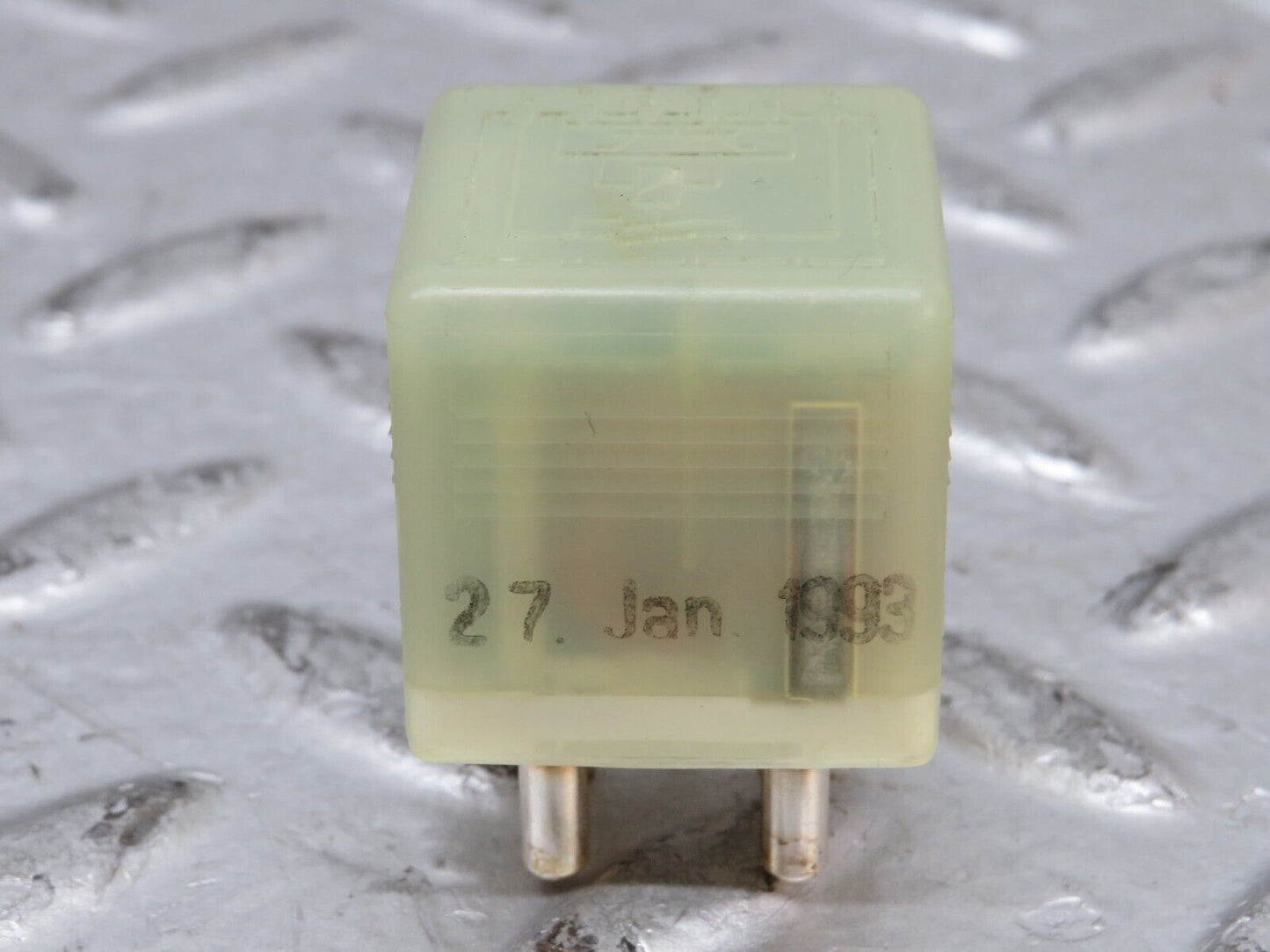26520 Mercedes-Benz C124 220CE Coupe Door Window Control Relay 0015427819