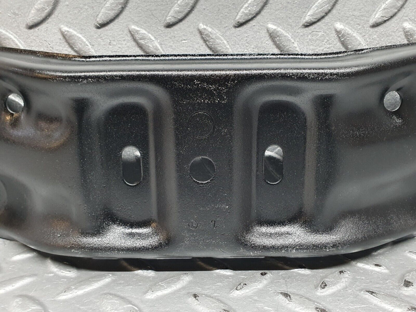 41148 Mercedes-Benz W126 300SE Gearbox Mount Bracket
