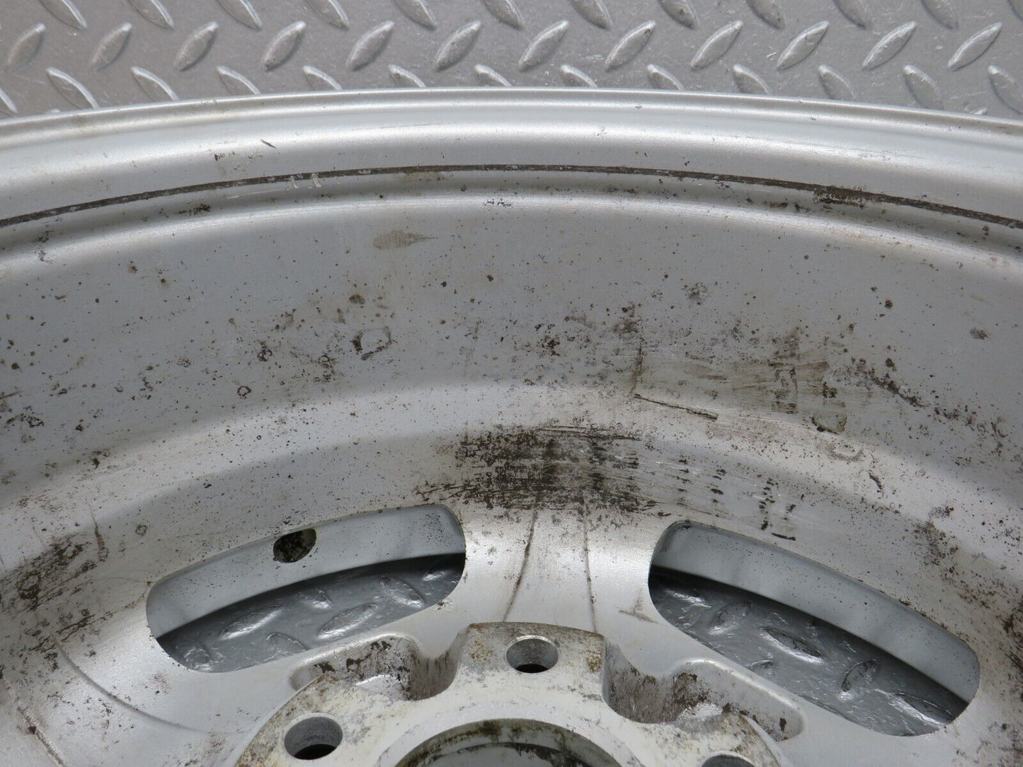 38188 Mercedes-Benz A124 Alloy Wheel 7Jx15H2 ET37 KBA44301