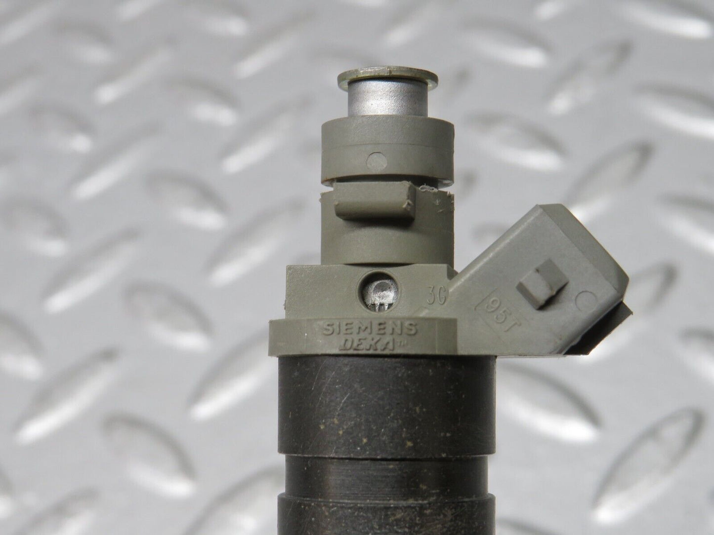 33486 Mercedes-Benz W202 C180 Fuel Injector Siemens 0000787423