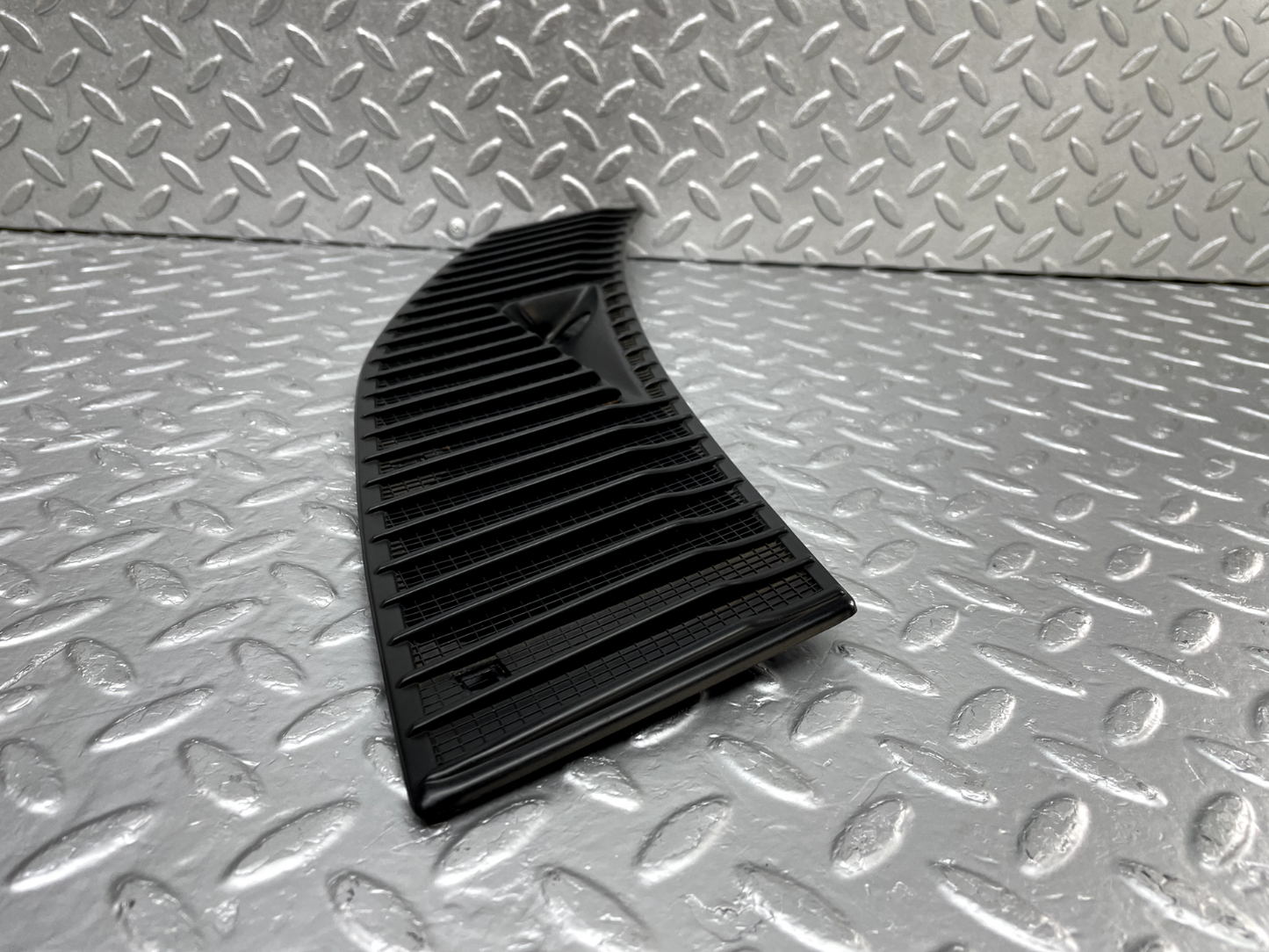 44275 Mercedes-Benz W123 280E Air Intake Grill Right Side 1238363065