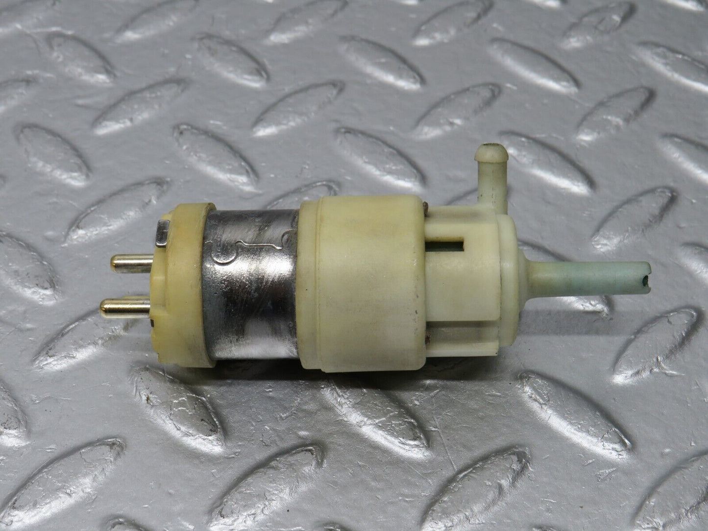 39118 Mercedes-Benz R107 500SL Windscreen Washer Pump 1238690021