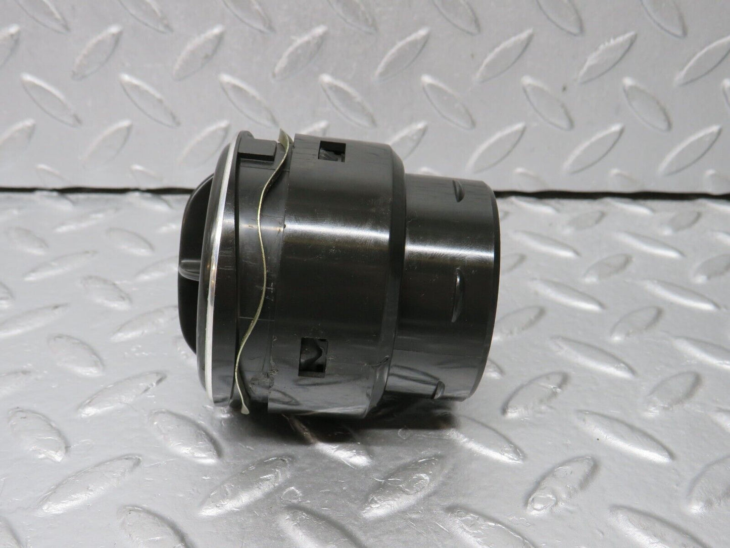 39181 Mercedes-Benz R107 500SL Coupe Dashboard Air Vent
